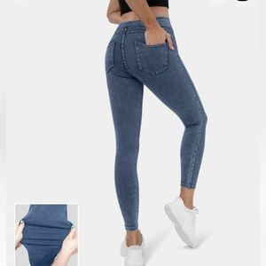 HalaraMagic™ High Waisted Back Side Pocket Stretchy
Knit Denim Casual Leggings